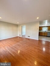 Building Photo - 106 Sunset Way