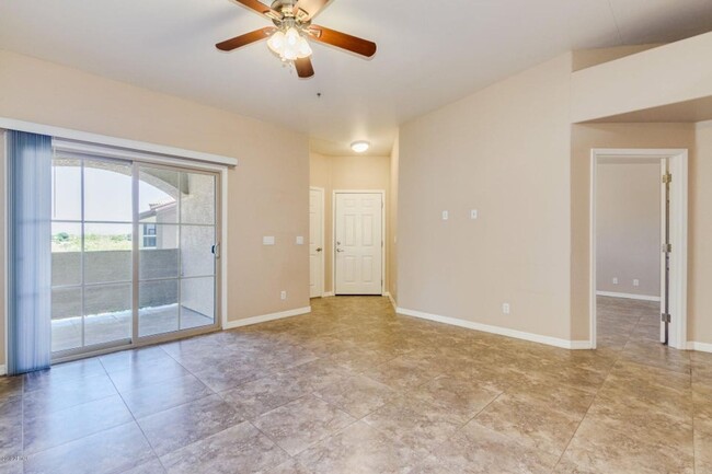 Building Photo - **MOVE-IN SPECIAL: 50% OFF 1ST MONTH RENT!...