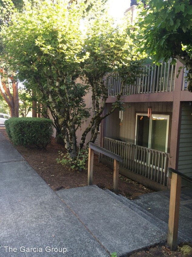 Primary Photo - 3712 S Kelly Ave