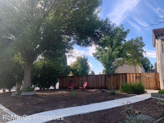 Building Photo - 2 br, 2 bath House - 1380 B-Mandarin Ct.