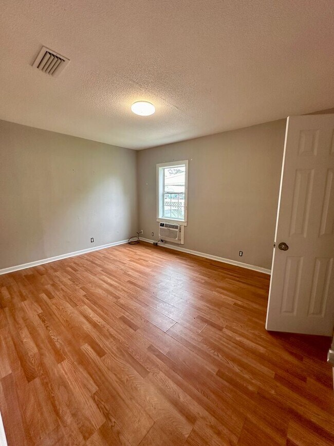 Foto del edificio - 3742/3748 Ogg Ave Brunswick