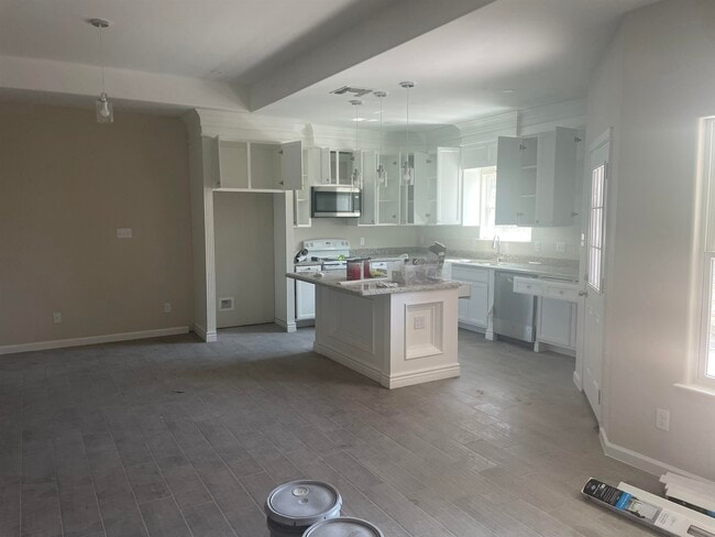 Building Photo - 314 Javier Dr