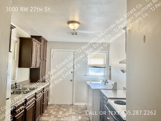 Building Photo - Two bedroom house in N. OKC