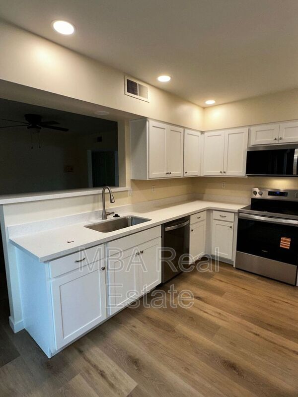 Foto del edificio - 660 W Erie St