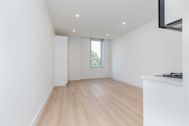 Building Photo - 1127 Harrison Ave