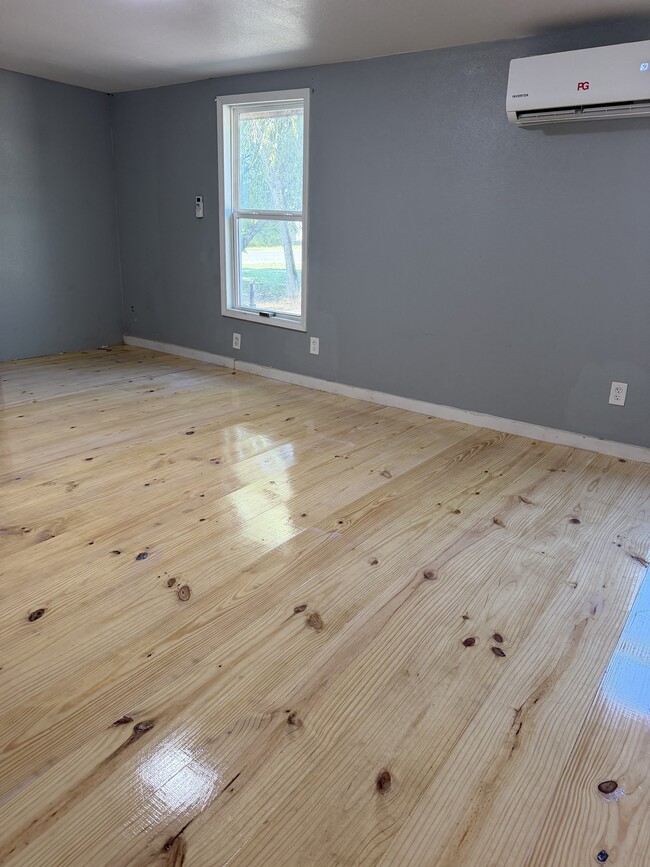 Building Photo - 830 Benavides St