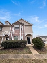 Building Photo - 8665 Thomas Rd