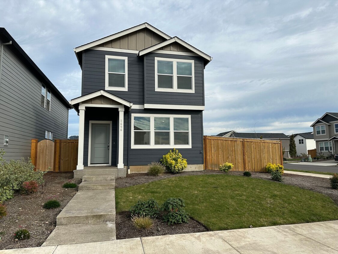 4 bedroom 2.5 bathroom home! - 4 bedroom 2.5 bathroom home!