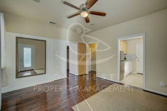 Building Photo - 290 St Croix Ct