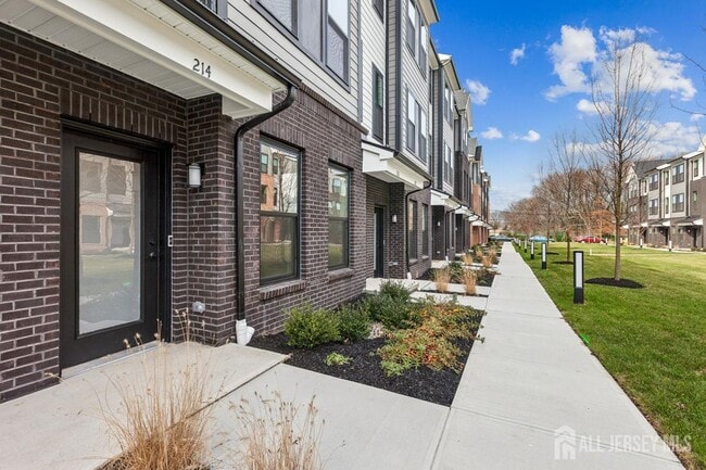 Building Photo - 214 Jessie Pl