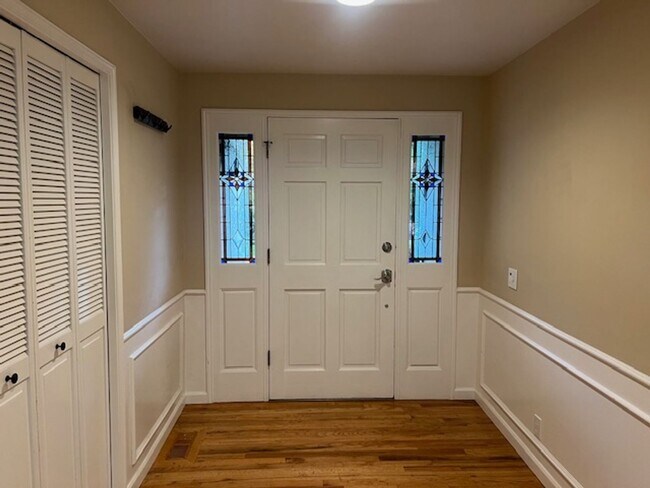 Foto del edificio - Highly desirable Sammamish 3 bedroom, 3 ba...