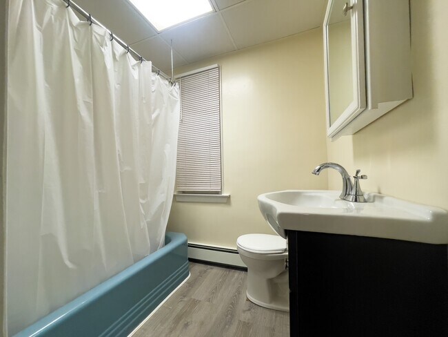 Baño - 160 Quinnipiac Ave