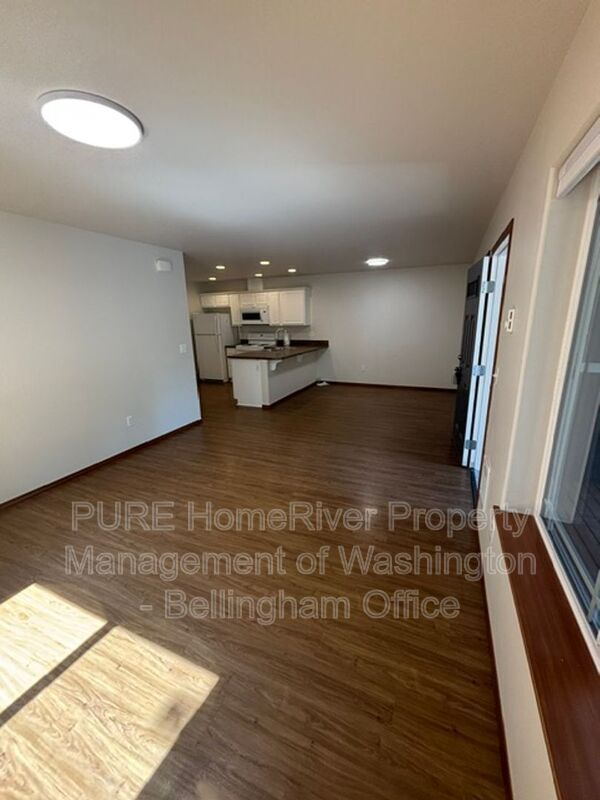Foto del edificio - 422 Oak Hill Ln