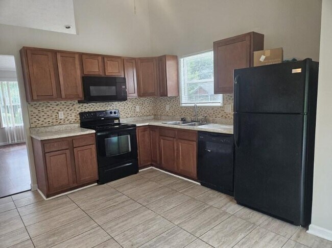 Building Photo - 3624 Foxtail Dr