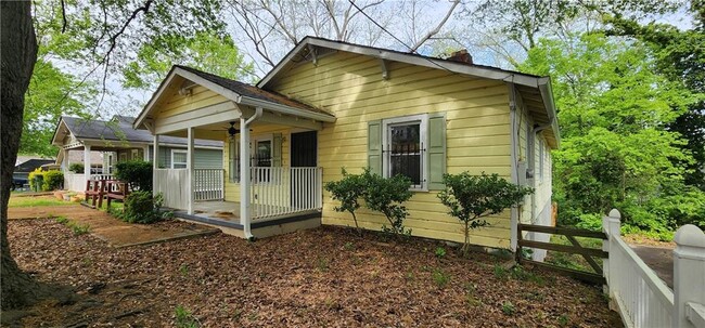 Foto del edificio - 1162 Sims St SW