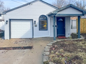 Building Photo - 705 State St