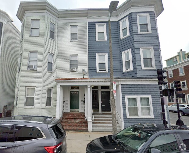 Building Photo - 190 L St