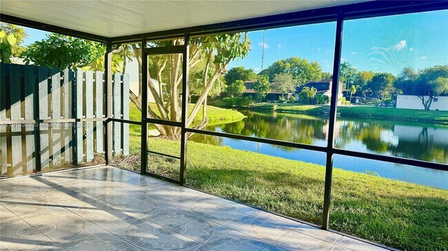 Foto del edificio - 6969 SW 36th Dr