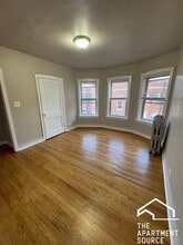 Building Photo - 4031 W Melrose St Building Photo - 4031 W Melrose St