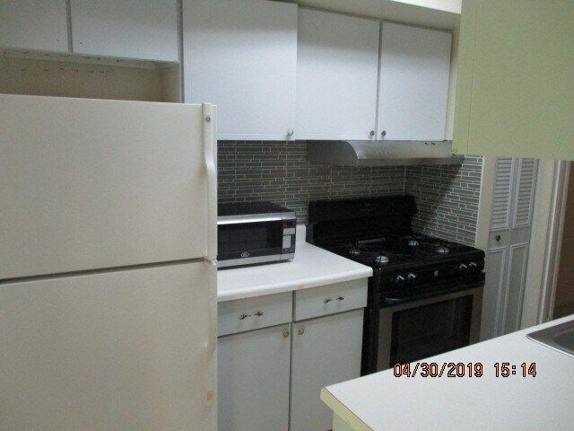 Building Photo - 2206 Greenery Ln