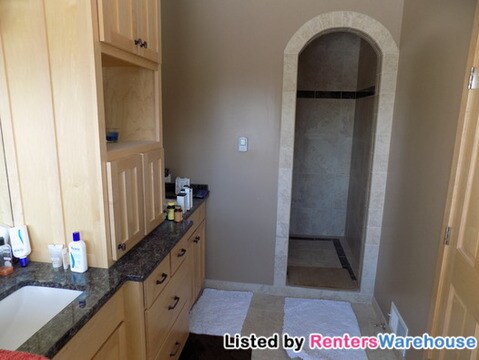 Building Photo - 435 Highland Vw