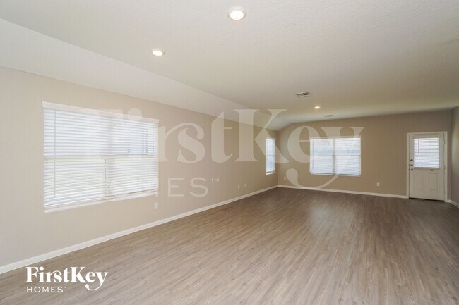 Foto del edificio - 1224 Treehouse Ln