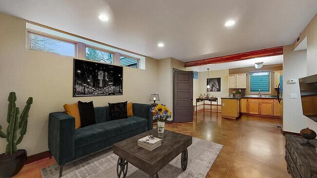 Building Photo - 1936 S 7th St W
