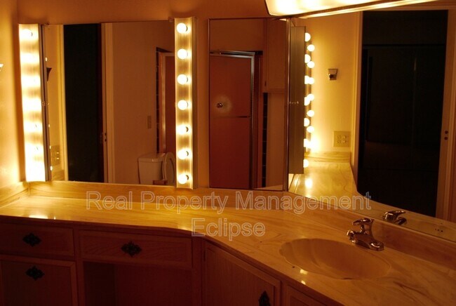 Foto del edificio - 12712 NE 190th St
