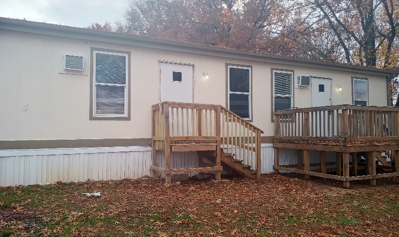 Primary Photo - 777 E Yerby St