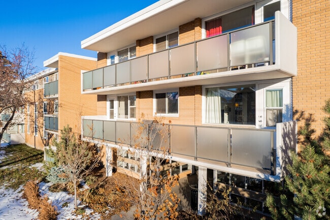 Cedarbrae Gardens West