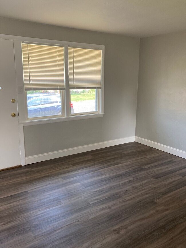 Building Photo - 3 Bedroom 1 Bathroom Duplex Home in Aberde...