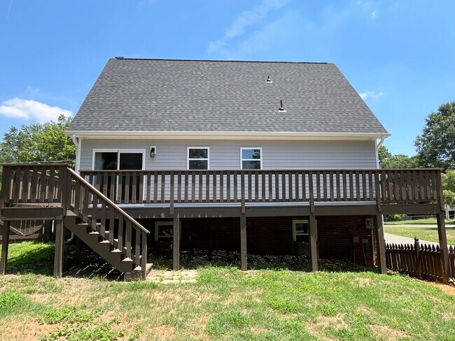 Building Photo - 1775 Ralee Dr