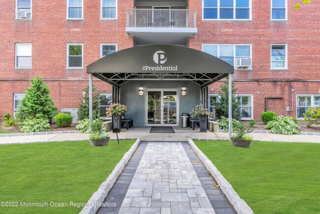 Foto del edificio - 1615 Park Ave