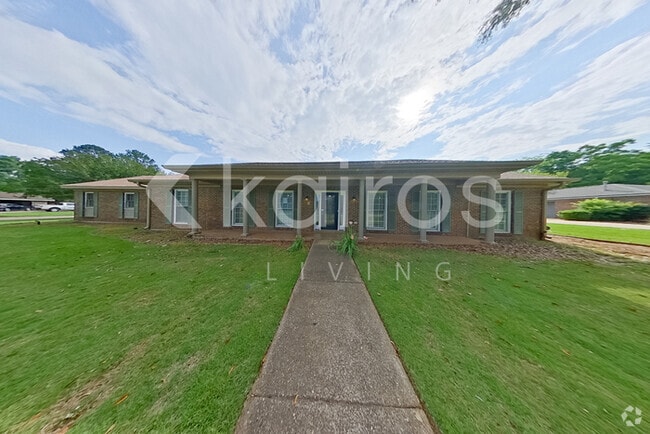 Building Photo - 201 Arrowhead Dr