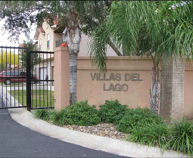 Building Photo - 7521 Country Club Dr