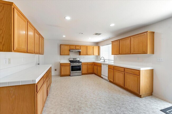 Building Photo - 3234 Stillmeadow Ln
