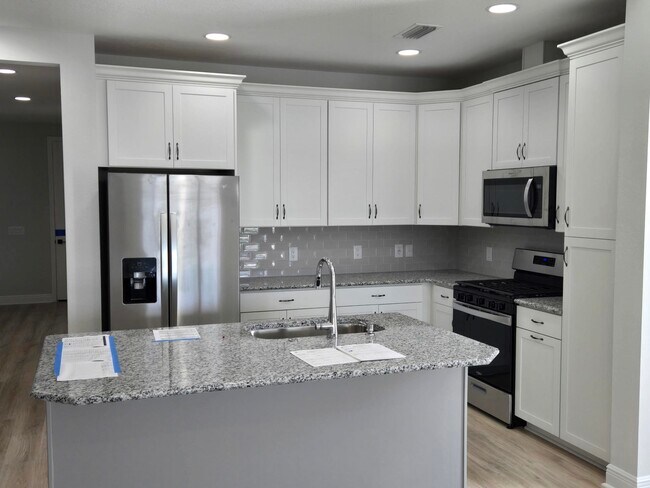 Building Photo - 9237 Cool Breeze Dr