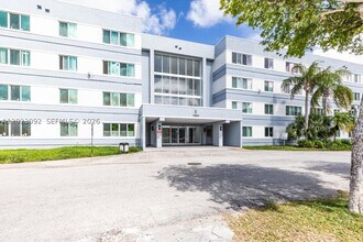 Building Photo - 14840 Naranja Lakes Blvd