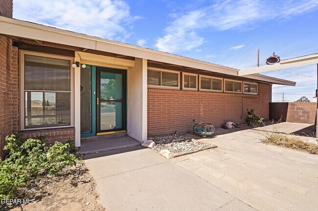 Foto del edificio - 5825 Parkmont Pl