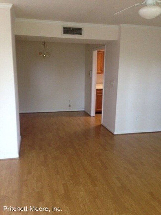 Building Photo - 2 br, 2 bath Apartment - 1721 Hackberry Lane