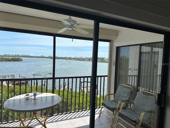 Foto del edificio - 4835 Bonita Beach Rd SW