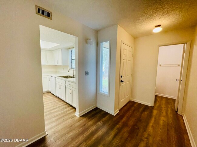 Foto del edificio - 112 Tomoka Meadows Blvd