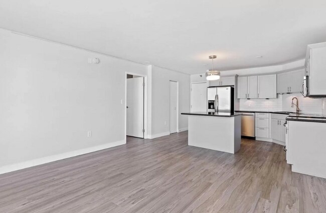 Building Photo - 833 Elati St