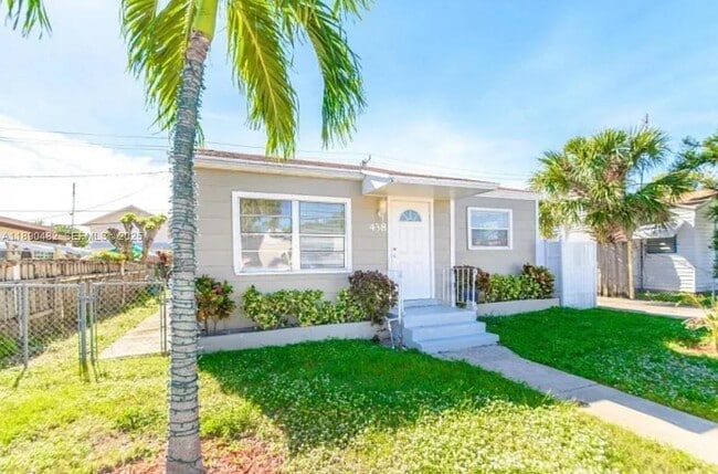 Building Photo - 438 Malverne Rd