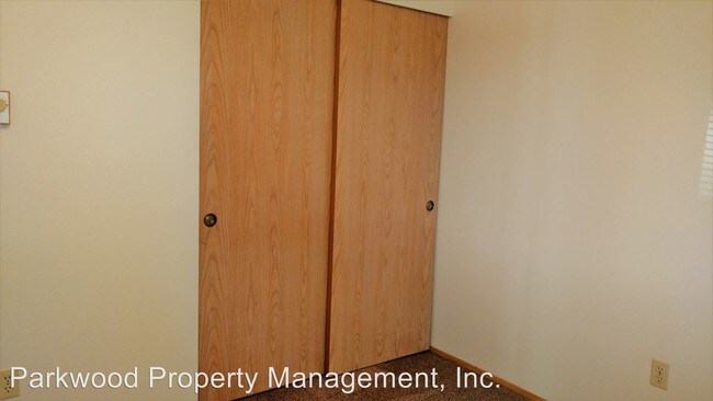 Building Photo - 128 115th St E