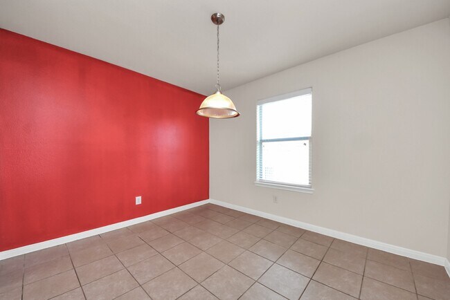 Foto del edificio - 2207 Golden Topaz Dr