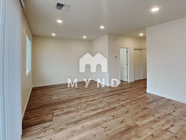 Building Photo - 4904 Black Falcon Way