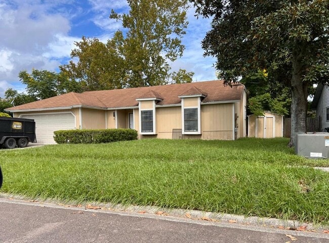 Building Photo - 8439 Everest Dr