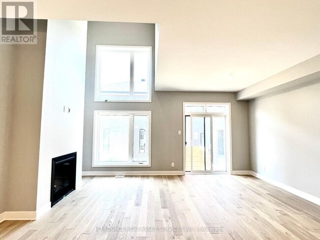 Building Photo - 825 Solarium Ave