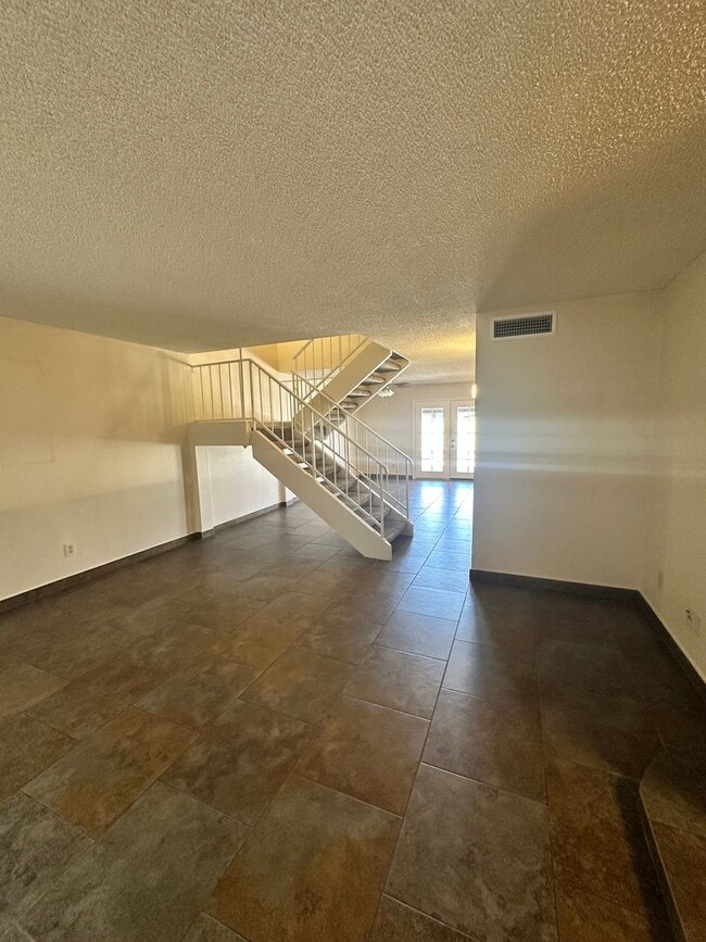 Building Photo - Stunning & Spacious 2 BR / 2.5 BA Townhome – Move-In Ready!